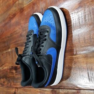 Like New Nike Lows court vision sneakers